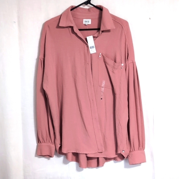 BKE Ash Rose Oversized Button Front Top Blouse Textured Material Size Small NWT - Picture 2 of 7